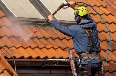 Démoussage et hydrofuge de toiture à Lagrasse